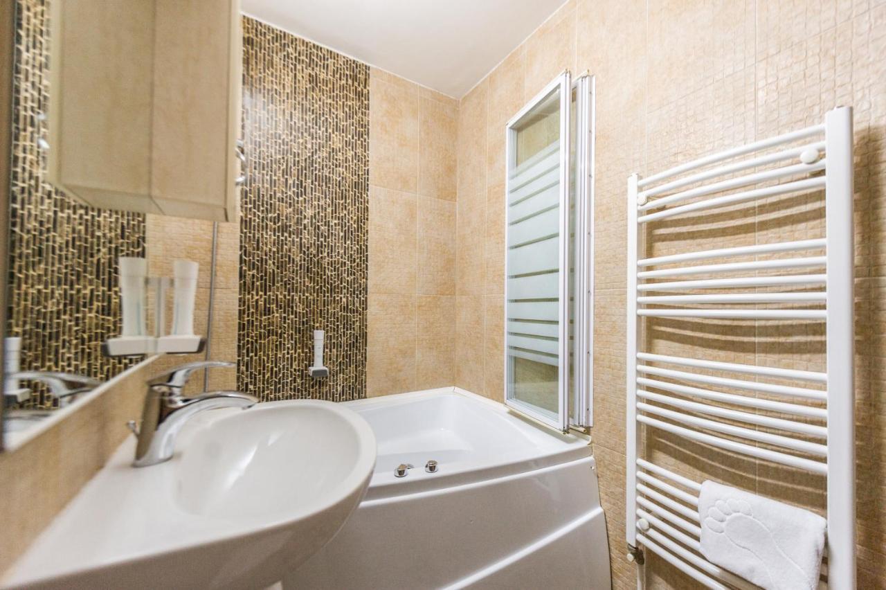 Apartament Carol Davila Piteşti Buitenkant foto